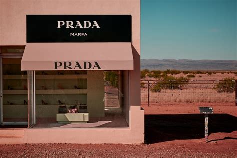 prada marfa sculpture.